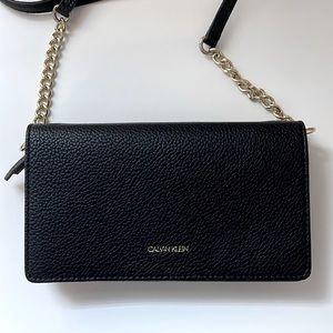 Black Calvin Klein Chain Wallet💋